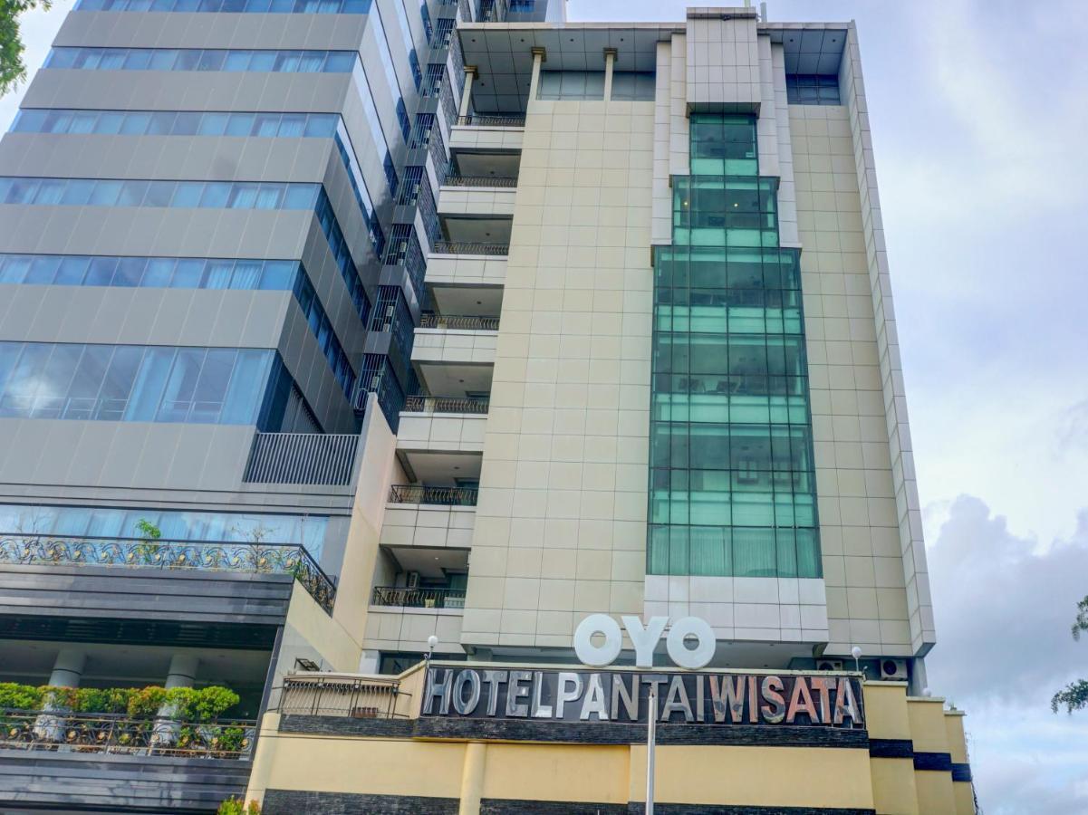 Oyo 3967 Hotel Pantai Wisata Macasar Exterior foto