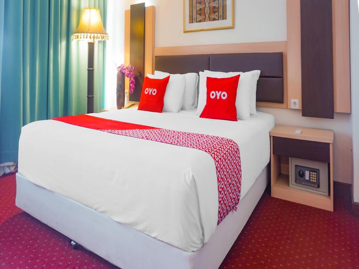 Oyo 3967 Hotel Pantai Wisata Macasar Exterior foto