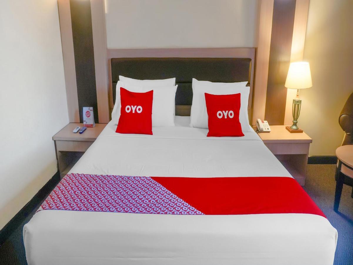 Oyo 3967 Hotel Pantai Wisata Macasar Exterior foto