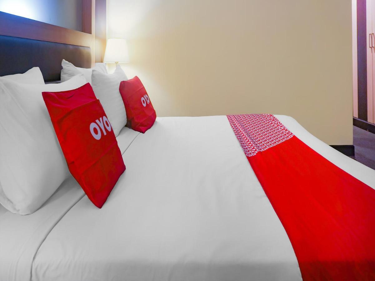 Oyo 3967 Hotel Pantai Wisata Macasar Exterior foto