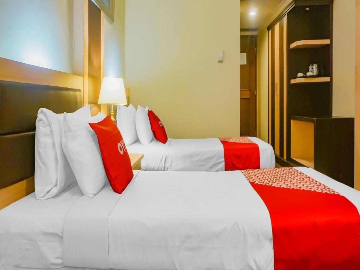 Oyo 3967 Hotel Pantai Wisata Macasar Exterior foto